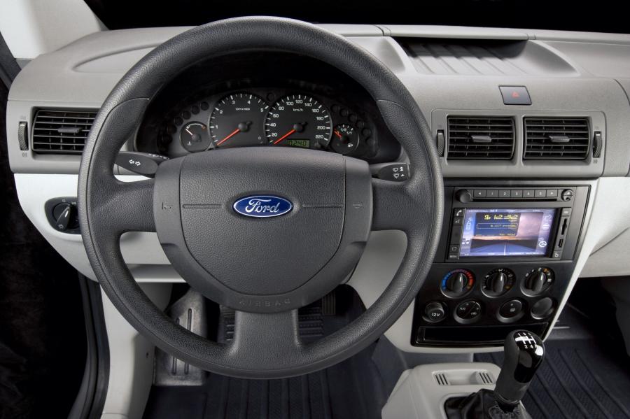  Ford Transit Connect Taxi Concept 2008 года  (фото 6 из 23)